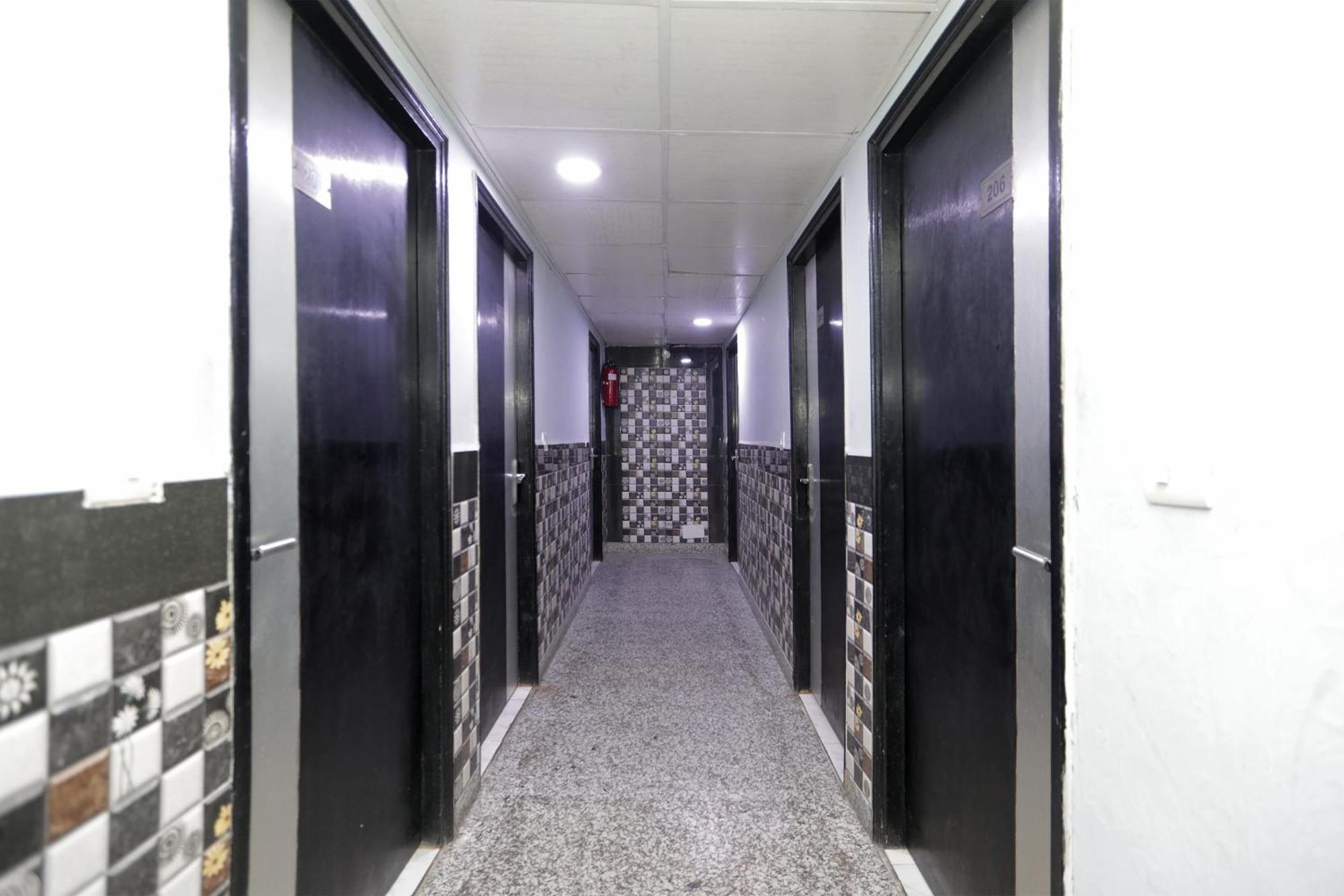 Super Hotel O Athithi Ghaziabad Eksteriør bilde